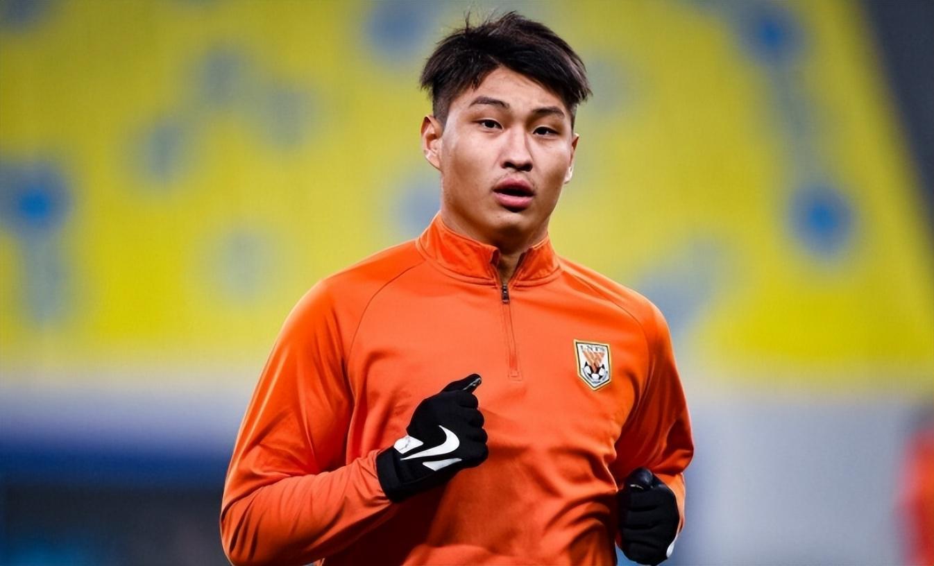 世界杯官网直播app下载最新版-辽宁铁人出战中超前，中锋位置已喜添本土新锋霸助阵，值得期待